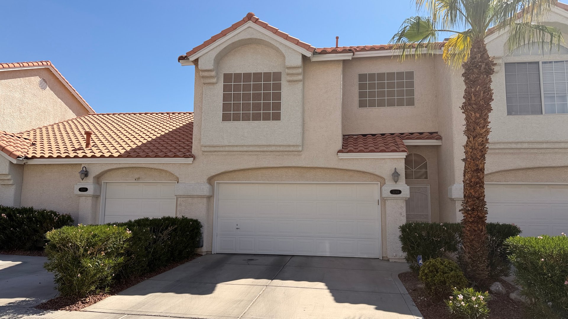 5248 Sunny Beach Ln, Las Vegas - exterior