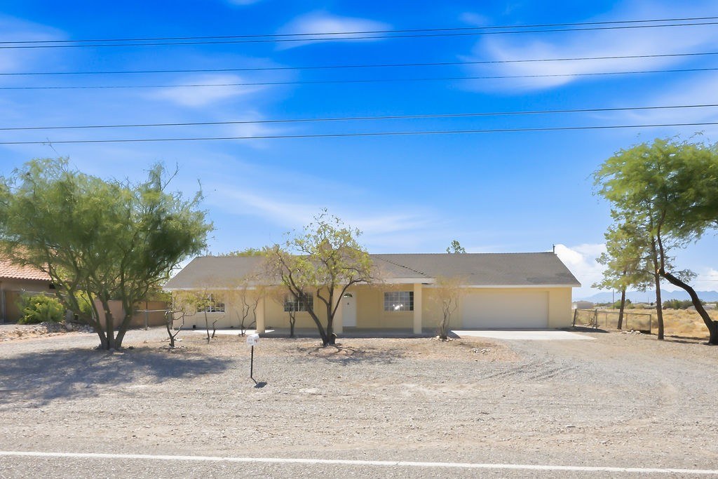819 Mount Charleston Dr, Pahrump - exterior